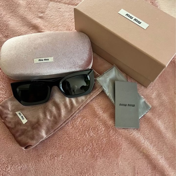 Miu miu sunglasses - Picture 1 of 8